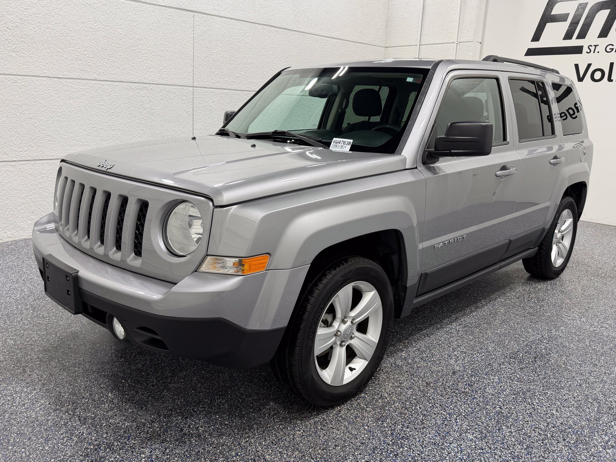 Used 2015 Jeep Patriot Latitude FWD image 1