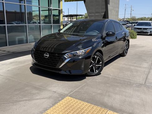 Used 2025 Nissan Sentra SV FWD image 2