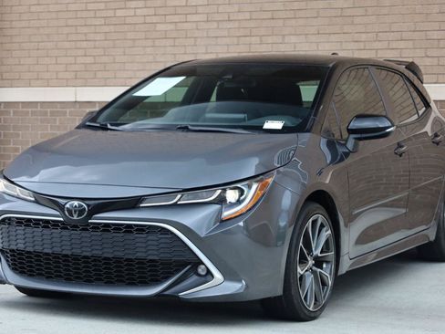 Used 2022 Toyota Corolla XSE FWD image 6