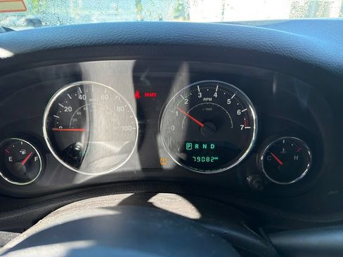 Used 2015 Jeep Wrangler Unlimited Sahara w/ Connectivity Group AWD/4WD image 15