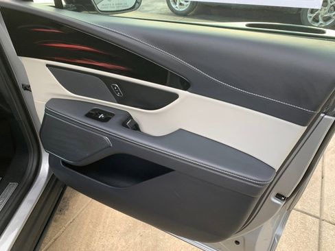 Certified 2024 Lincoln Nautilus Reserve image 13