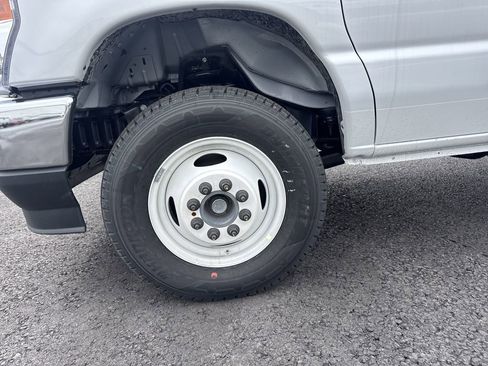 New 2025 Ford E-450 and Econoline 450 Super Duty w/ Driver's Safety Package image 25