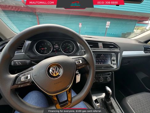 Used 2018 Volkswagen Tiguan S image 16