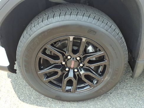 Certified 2025 GMC Sierra 1500 Elevation AWD/4WD image 10