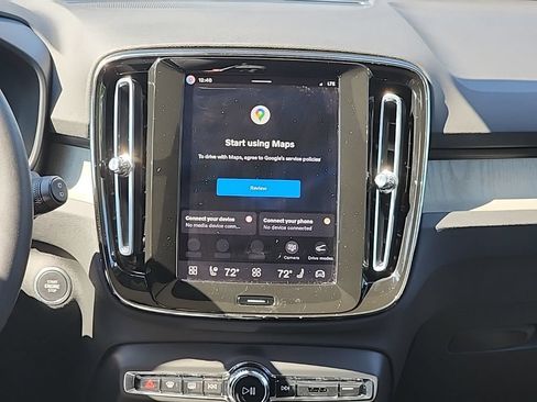 Certified 2026 Volvo XC40 B5 Plus AWD/4WD image 25
