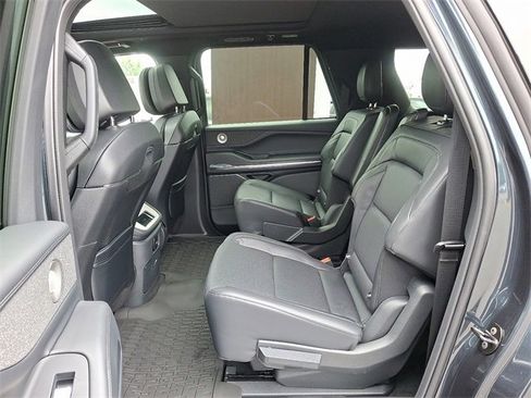 New 2025 Lincoln Navigator L Reserve w/ Jet Appearance Package image 5