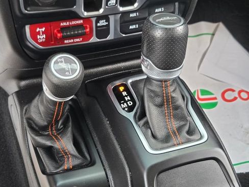 Used 2023 Jeep Gladiator Mojave w/ Cold Weather Group AWD/4WD image 29