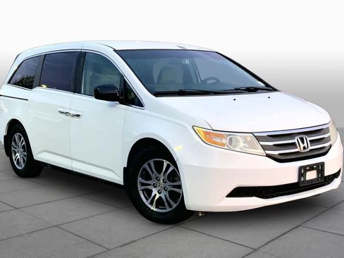 Used 2013 Honda Odyssey EX image 3