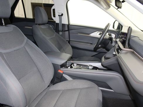 Used 2025 Ford Explorer Active image 35