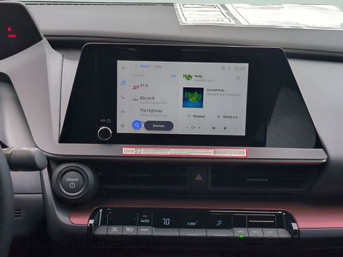 New 2026 Toyota Prius Plug-In Hybrid FWD image 17