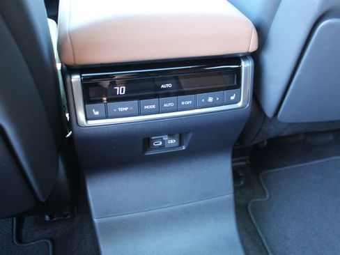 Used 2025 Lexus GX 550 w/ Accessory Package (Z1) AWD/4WD image 31