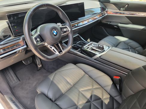 Used 2025 BMW 740i xDrive AWD/4WD image 20