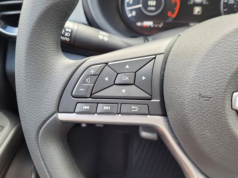 Used 2023 Nissan Kicks SV image 12