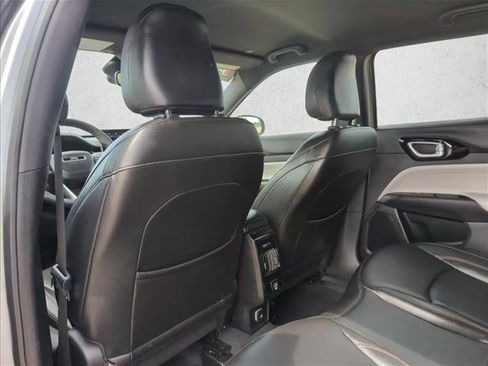 Used 2024 Jeep Compass Limited AWD/4WD image 19