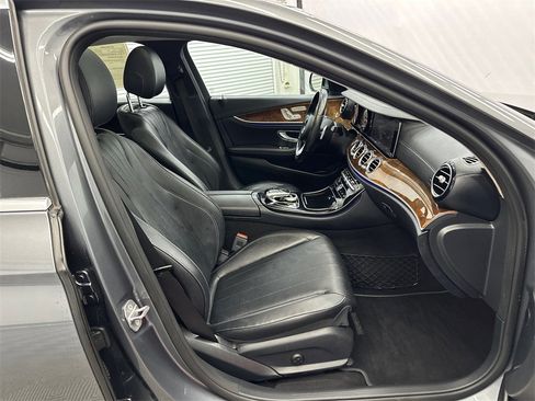 Used 2018 Mercedes-Benz E 300 4MATIC image 14