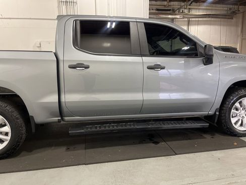 Used 2023 Chevrolet Silverado 1500 Custom image 9