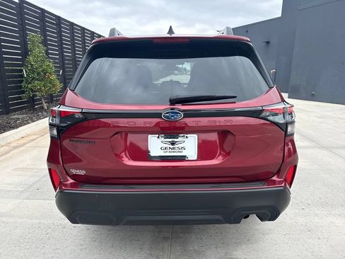 Used 2025 Subaru Forester Premium w/ Convenience Package #1 AWD/4WD image 4
