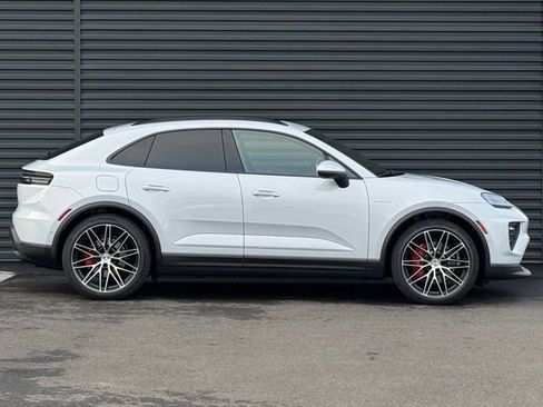 New 2025 Porsche Macan 4S Electric AWD/4WD image 8