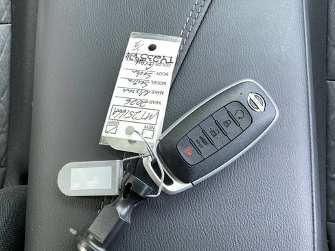 Used 2026 Nissan Sentra SV w/ SV Convenience Package FWD image 38