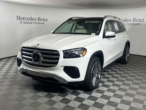 Certified 2024 Mercedes-Benz GLS 450 4MATIC image 3