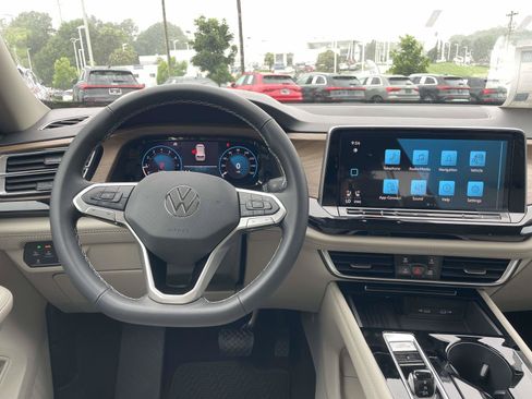 New 2026 Volkswagen Atlas SE FWD image 15