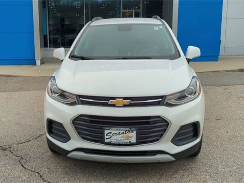 Certified 2022 Chevrolet Trax LT w/ LT Convenience Package image 3