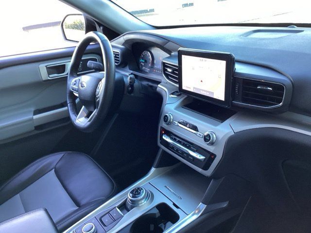 Used 2024 Ford Explorer XLT w/ Equipment Group 202A AWD/4WD image 24