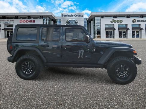 Certified 2025 Jeep Wrangler Willys image 9