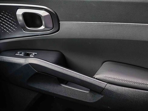 Certified 2025 Kia Sorento S image 15