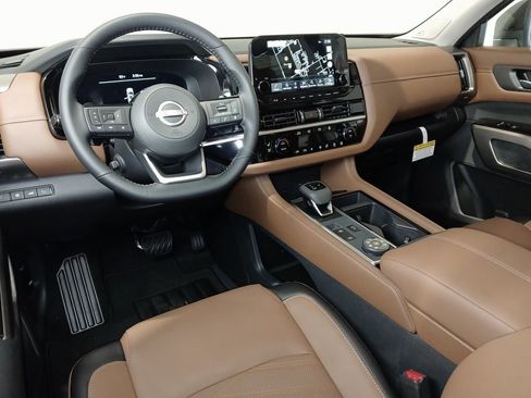 New 2025 Nissan Pathfinder Platinum w/ Lighting Package (N92) image 9