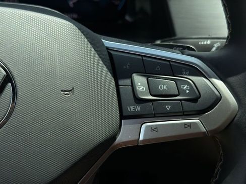Used 2024 Volkswagen Atlas Cross Sport SE w/ Panoramic Sunroof Package FWD image 28