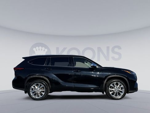 Used 2023 Toyota Highlander Limited image 8