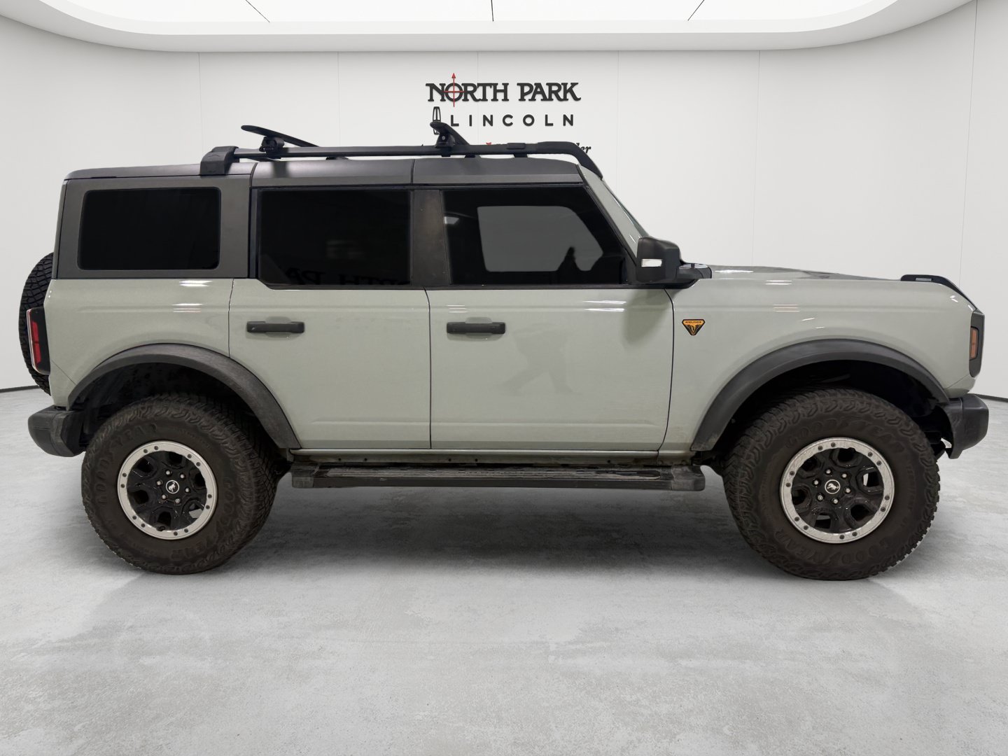 Used 2023 Ford Bronco Badlands AWD/4WD image 6