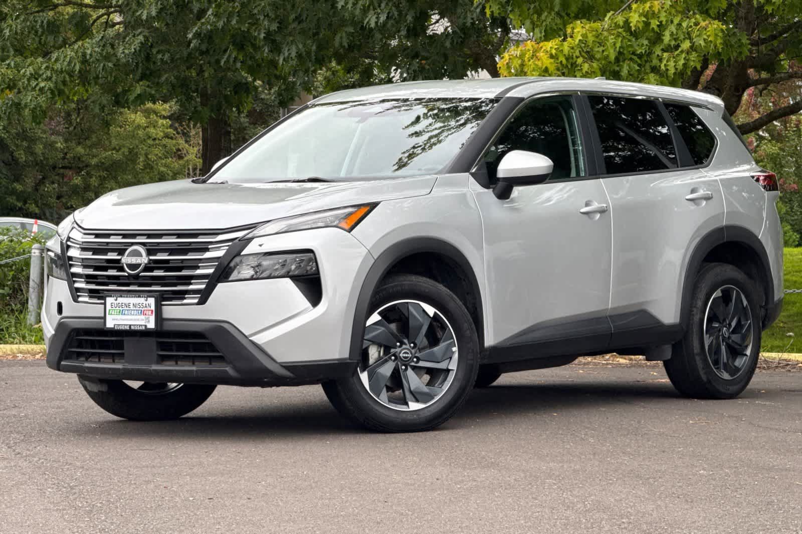 Used 2024 Nissan Rogue SV AWD/4WD image 1