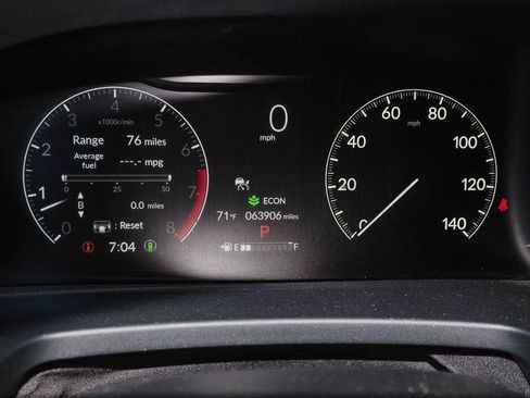 Used 2024 Honda Pilot Touring image 18