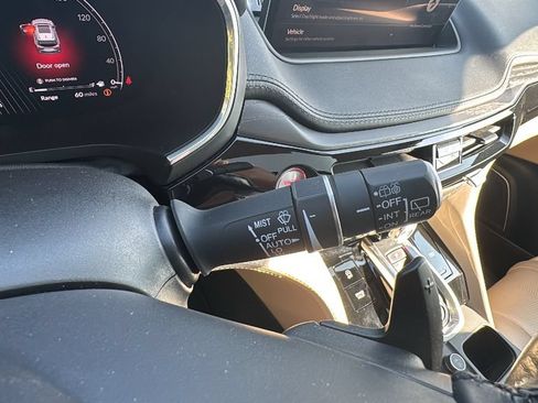 Used 2023 Acura MDX SH-AWD w/ Advance Package image 18