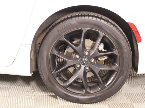 Used 2025 Chrysler Pacifica Limited FWD image 22