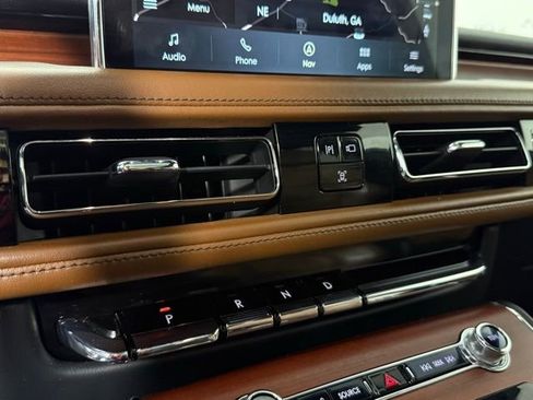 Used 2022 Lincoln Aviator Reserve w/ Equipment Group 201A image 17
