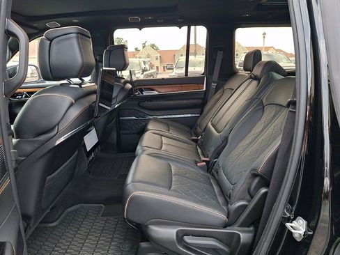 Used 2024 Jeep Grand Wagoneer Series III w/ Rear Seat Video Group 1 AWD/4WD image 20