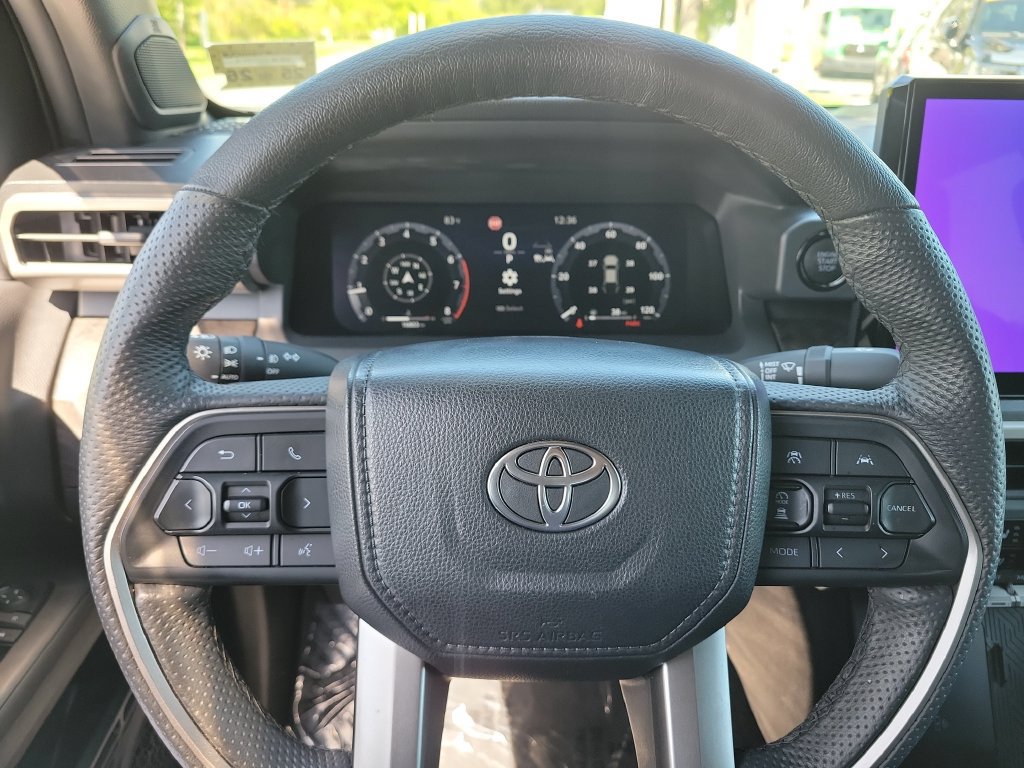 Used 2025 Toyota Tacoma Limited AWD/4WD image 8