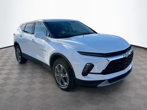 Used 2023 Chevrolet Blazer LT image 3