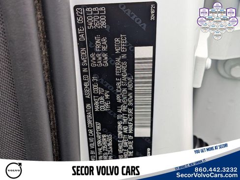 Certified 2024 Volvo XC60 B5 Core w/ Protection Package Premier AWD/4WD image 31