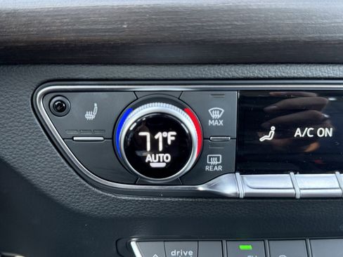 Used 2024 Audi Q5 e Premium w/ Convenience Package image 74