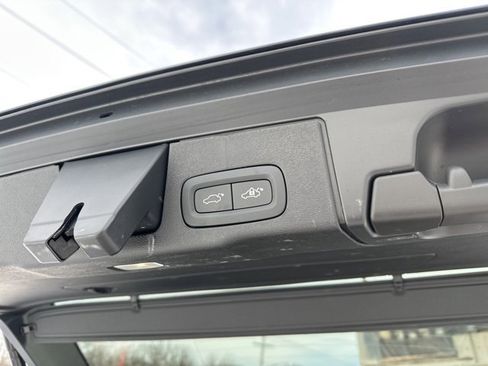 Certified 2023 Volvo XC60 B5 Plus w/ Climate Package image 36