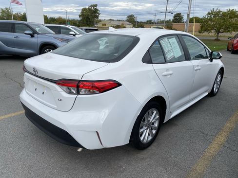Used 2023 Toyota Corolla LE image 6