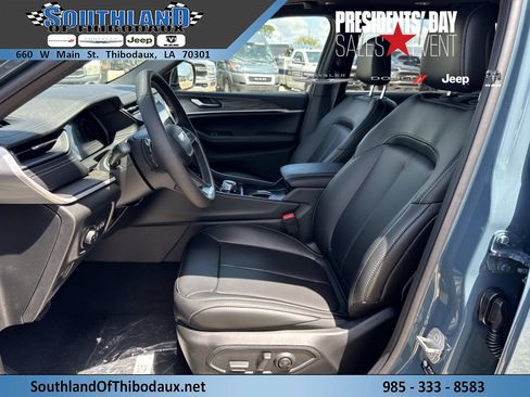 New 2026 Jeep Grand Cherokee L Limited w/ Limited Altitude Package RWD image 9