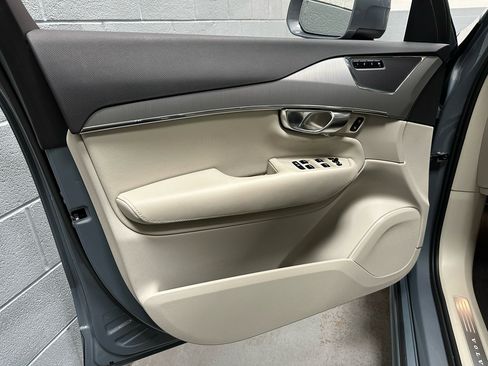 Used 2023 Volvo XC90 B5 Core w/ Protection Package Premier image 17