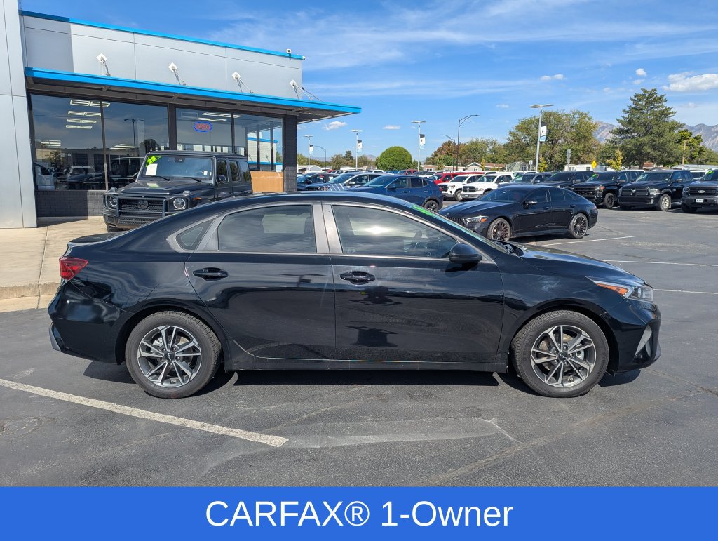 Used 2023 Kia Forte LXS FWD image 2