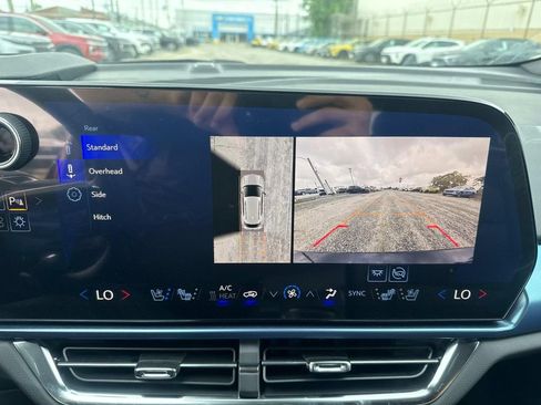 New 2025 Chevrolet Equinox EV LT w/ Convenience Package II image 25