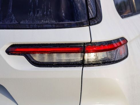 New 2025 Jeep Grand Cherokee L Altitude image 10